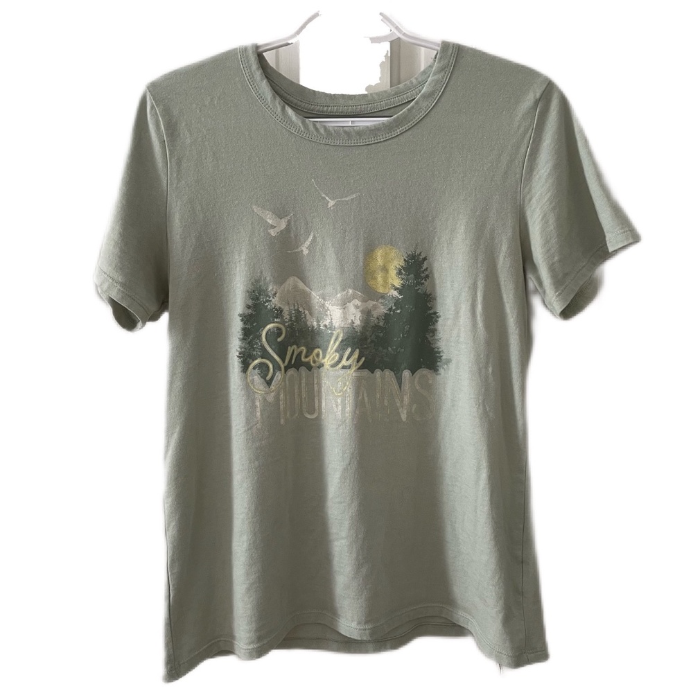Time and Tru Graphic Tee Women's Small, Green